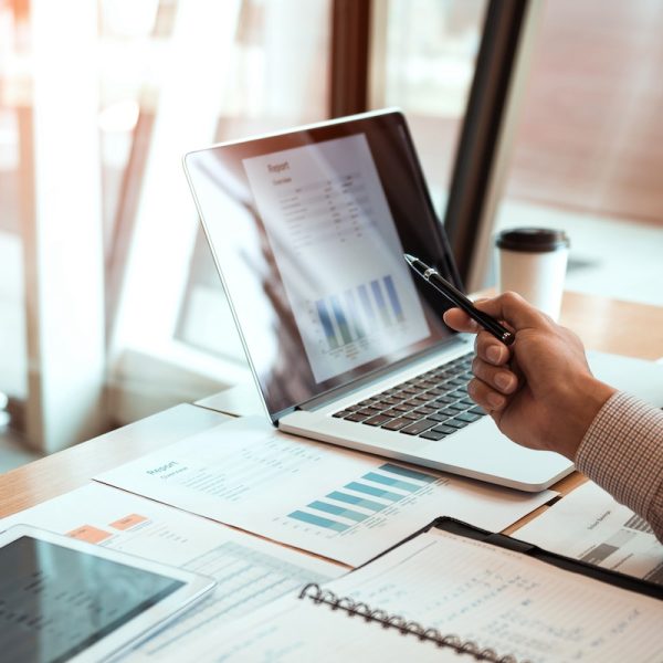 Mutual Funds or ETFs? The Critical Differences Explained